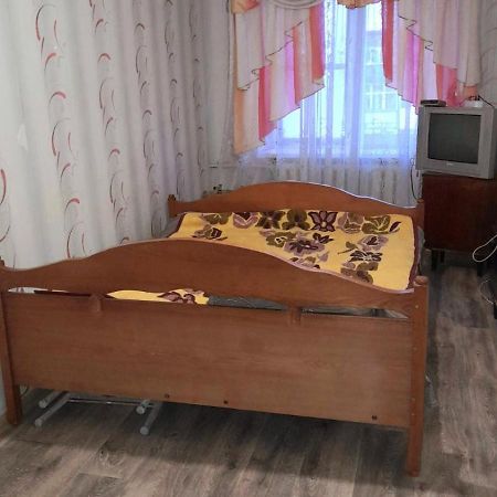 Two-Bedroom Apartment Pokrovskaya, 48 Izyum Esterno foto